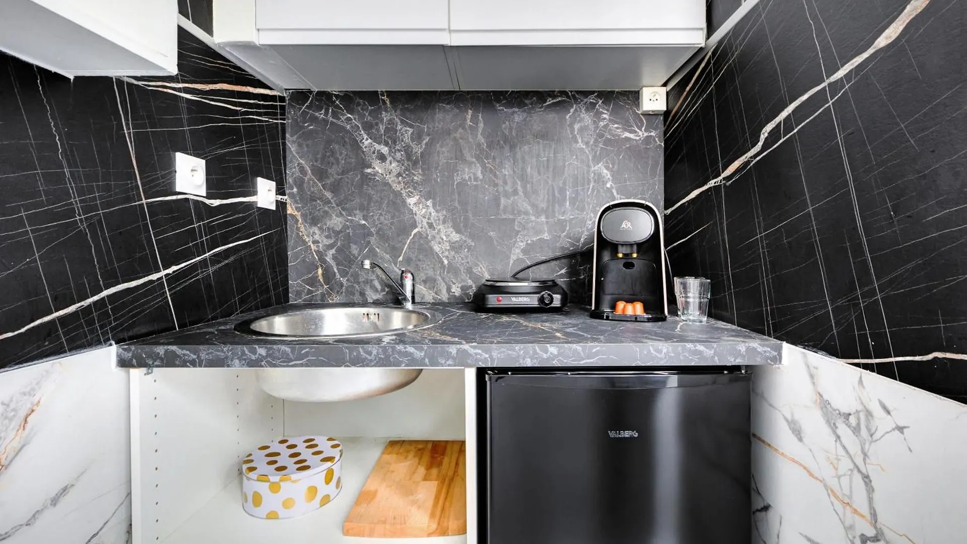 Bnbnova - 1Br - Notre Dame & Seine - Latin Quarter Paris 0*,  Frankrig